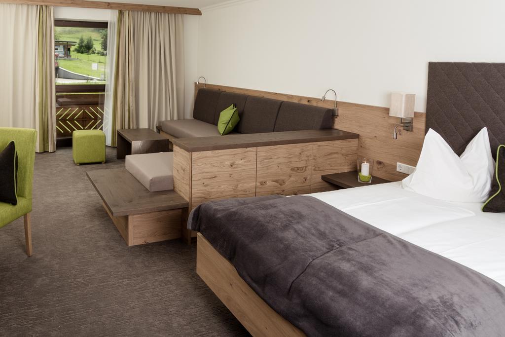 Hotel Tauernhof Kaprun Room photo